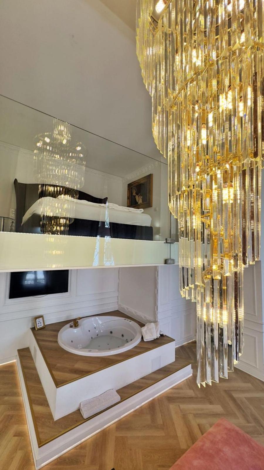 Enzo Capo Jacuzzi Andrassy Apartmán Budapest